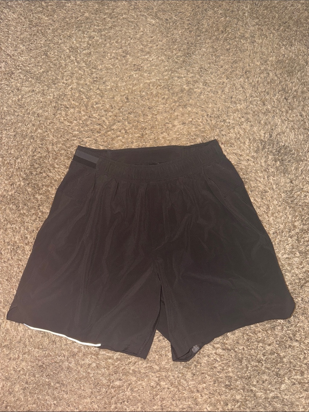 men’s black Lululmeon shorts